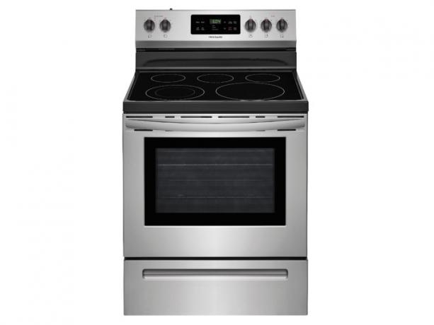 Frigidaire 5,3 куб. футов Самоочищающаяся отдельно стоящая электрическая плита на белом фоне.