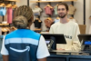 Amazon zdaj ponuja dostavo iz trgovskih središč še isti dan