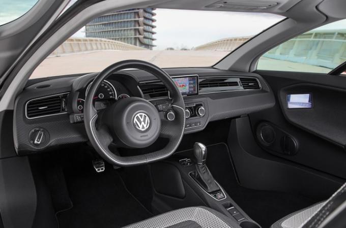 VOLKSWAGEN XL1 ინტერიერი