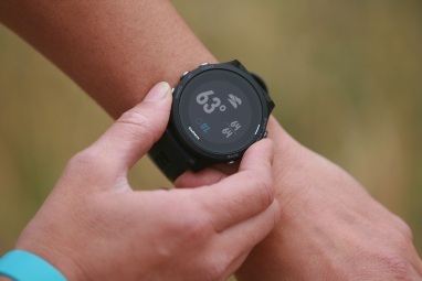 Огляд garmin forerunner 935 циферблат wm