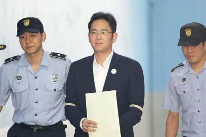 Kancelárie skupiny samsung zaútočili v Kórei na politický škandál správy lee jae yong