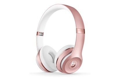 Beats Solo3 trådlösa On-Ear-hörlurar Rose Gold på en vit bakgrund.