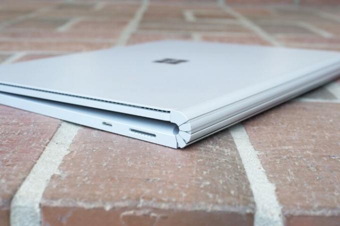 Surface Book 3 montrant la charnière d'appui.