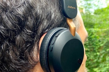 Jabra Elite 45h hörlurar