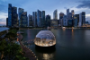 Sehen Sie sich Fotos von Apples Floating Store in Singapur an