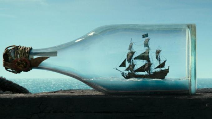 Пираты Карибского моря Мертвецы не рассказывают сказки