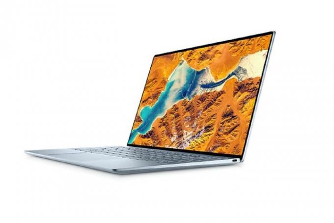 Een zijaanzicht van een Dell XPS 13-laptop op een witte achtergrond.