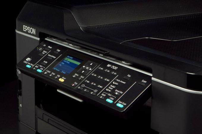 EPSON WF 7520 Ъгъл на бутоните на принтера