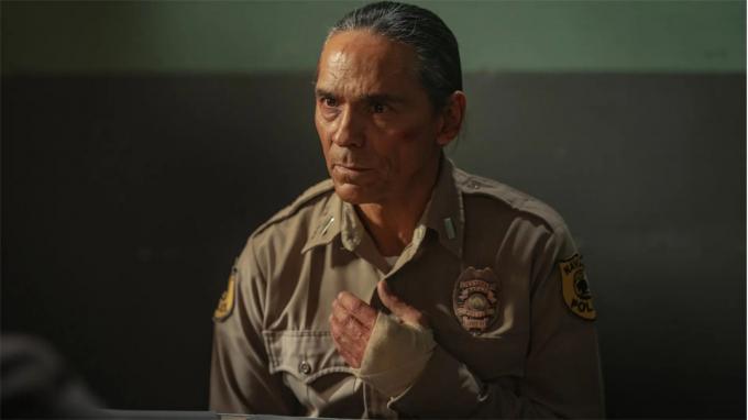 Zahn McClarnon filmis Dark Winds.