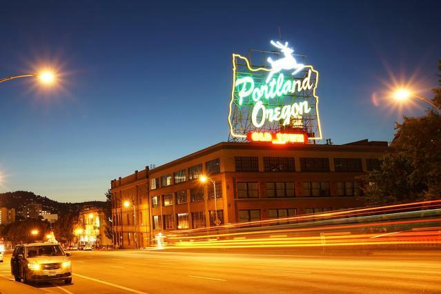 Uber PDX Burnside Bridge