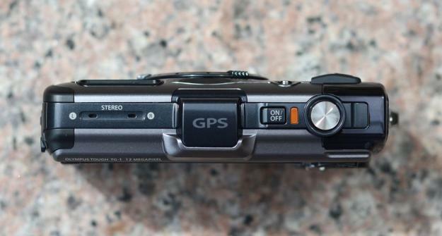 Horní ovládací prvky digitálního fotoaparátu Olympus Tough TG 1 iHS Review