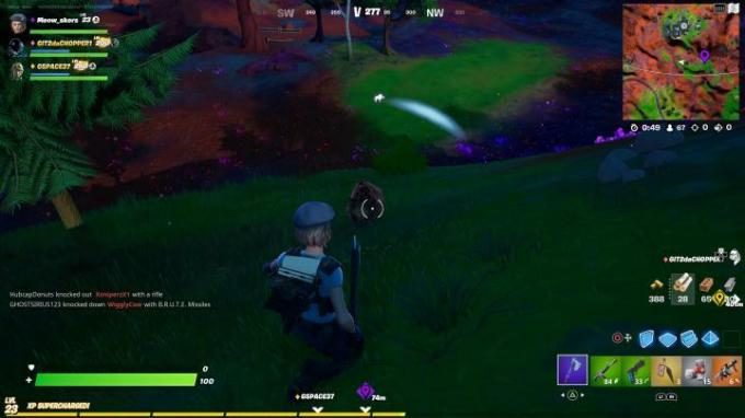 Perseguindo um javali em Fortnite.