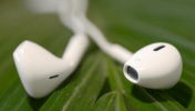 לפי השמועות יש חיישני קצב לב ולחץ דם של Apple EarPods