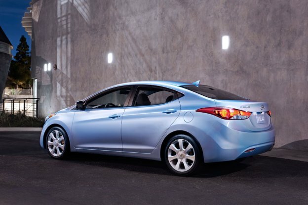 2011-Hyundai-Elantra-modrá-zadní