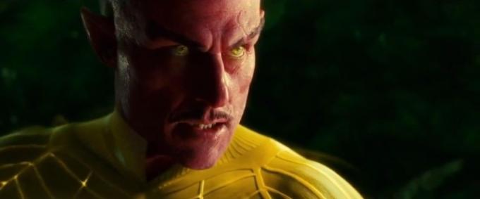 Sinestro ako žltá lucerna vo filme Zelená lucerna (2011).