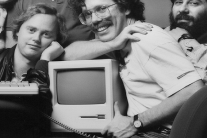 1984 Mac ordinateur de bureau 128k spécifications CPU RAM photo