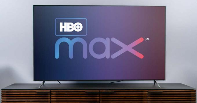 Logo HBO Max na telewizorze.