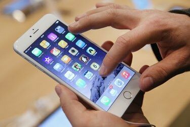 Apple zahajuje prodej iPhonu 6 v Německu