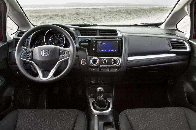 2015 Honda Fit sprednja kabina