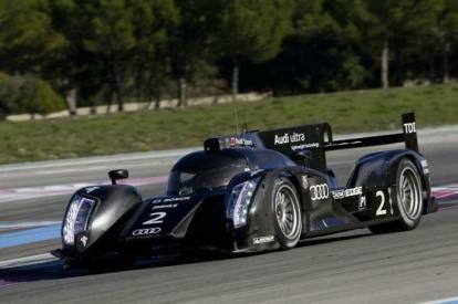 Carro de corrida Audi R18 Le Mans