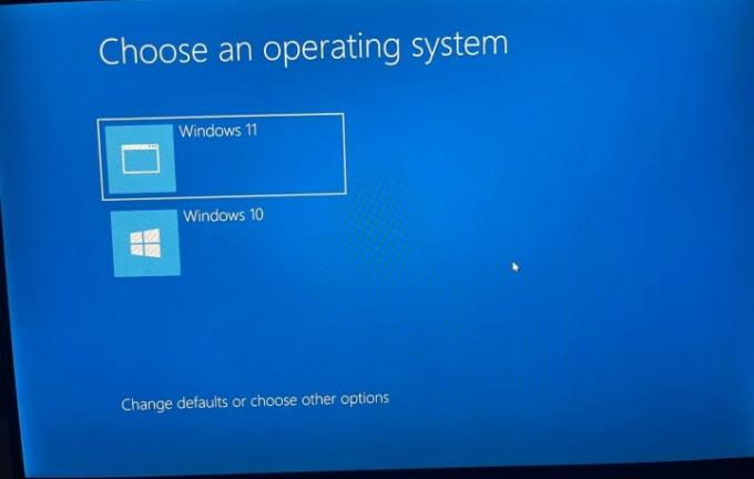 Dvojité spustenie systému Windows.