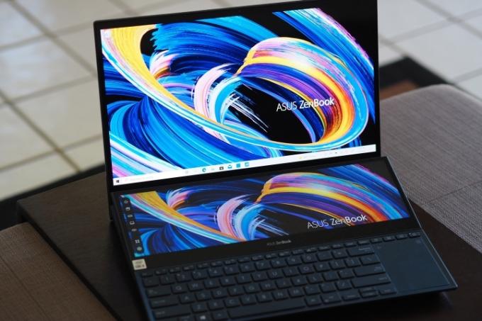 Image du ZenBook Pro Duo avec un deuxième écran.