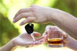 Atslēgas, lūdzu: ASV apsver iespēju pazemināt alkohola līmeni asinīs braukšanai dzērumā līdz 0,05 no 0,08
