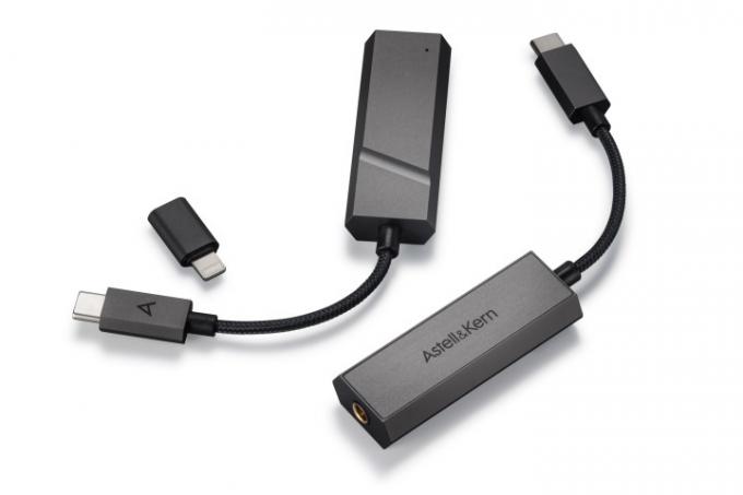 Twee weergaven van de Astell& Kern HC2 – USB-C Dual DAC-kabel.