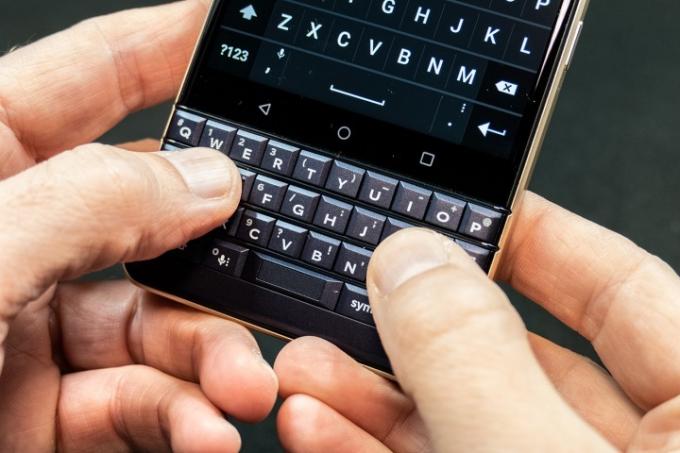 Обзор BlackBerry Key2 LE