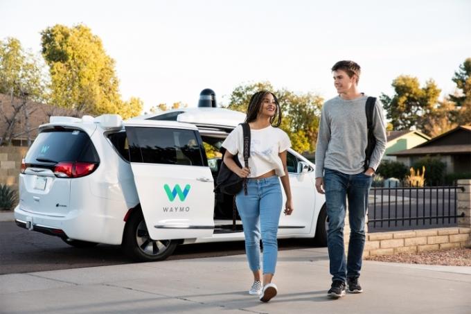 หุ่นยนต์แท็กซี่ของ Waymo กำลังจะมาถึงแอปแชร์รถของ Uber