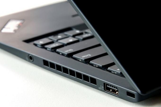 Pregled Lenovo ThinkPad X1 Carbon (2018).