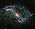 Webb ujame vrtince prahu in plina v bližnjih galaksijah