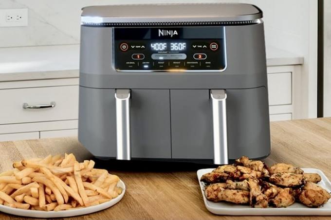 Bordpladebillede af Ninja Foodi DualZone Air Fryer.