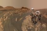 Outro Mars Rover da NASA publica selfie ao lado de um afloramento rochoso