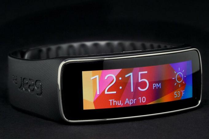 Gear Fit Watch priekšējais leņķis