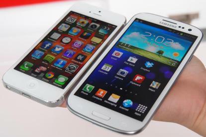 iPhone 5 vs Galaxy S3 Winkel nebeneinander Apple Samsung