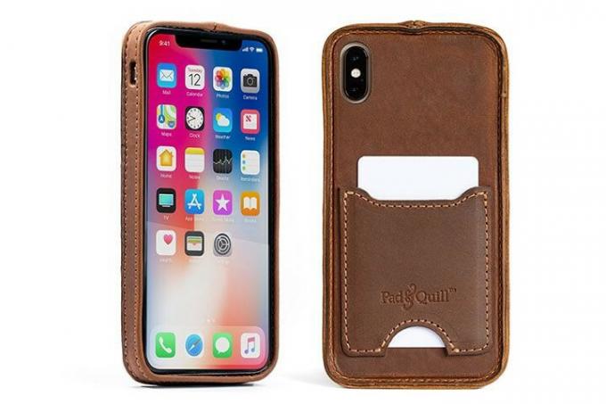 Pad & Quill Deluxe Traveler Case für iPhone XS Max aus hellbraunem Leder mit Kartenfächern.