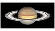 Hubbleov teleskop skúma záhadné lúče v Saturnových prstencoch
