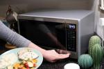 Sharp Smart Countertop Microwave Review: Tarvitsetko Alexaa?
