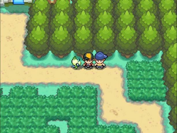 שחקן עומד ליד הסלב ​​שלהם ב-HeartGold.