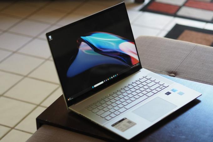 Foto van een HP Envy 16-laptop.