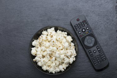 Popcorn med fjernkontroll til TV