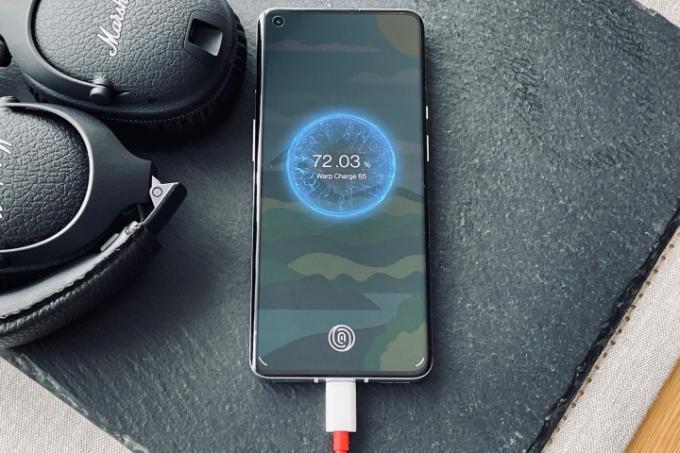 Warp Charge 65T a OnePlus 9 Pro készüléken