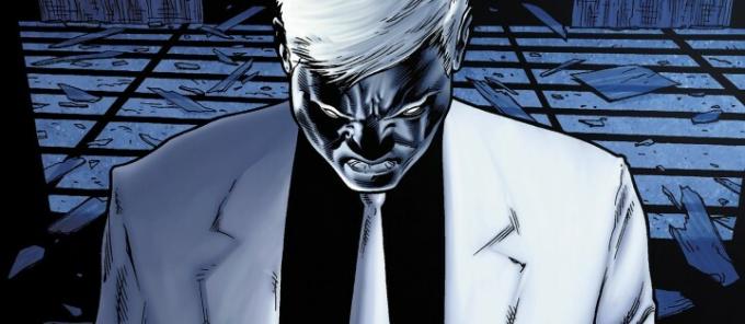 Mister Negative shlíží v komiksu Marvel.