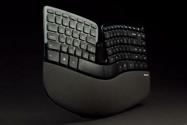 Ângulo esquerdo do teclado ergonômico Microsoft Sculpt