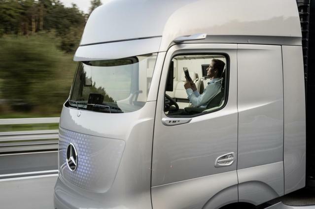 Koncepcja ciężarówki przyszłości Mercedes-Benz 2025