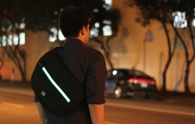 LED apšviestas Halo Zero krepšys skirtas nakties vairuotojams parodyti, kas yra viršininkas