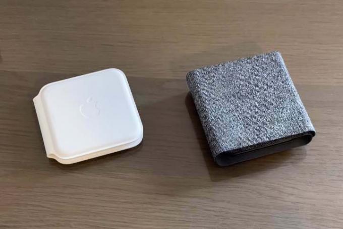 Carregador Apple MagSafe Duo e Mophie 3 em 1 MagSafe comparados lado a lado quando dobrados e fechados.