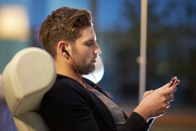 Oferta Amazon Tech na bezprzewodowy zestaw słuchawkowy Bluetooth Jabra Halo Smart