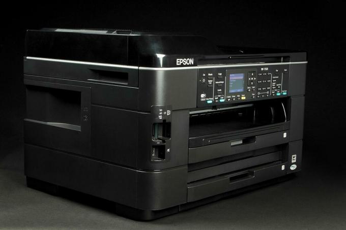 EPSON WF 7520 Принтер преден ъгъл